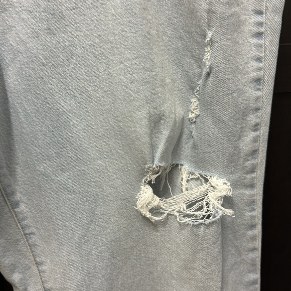 NWT Universal Thread High Rise 90s Straight Distressed Jeans Size 18 - Picture 3 of 8